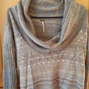 Moving sale! EUC ✨ Free People Cowl Neck Sweater